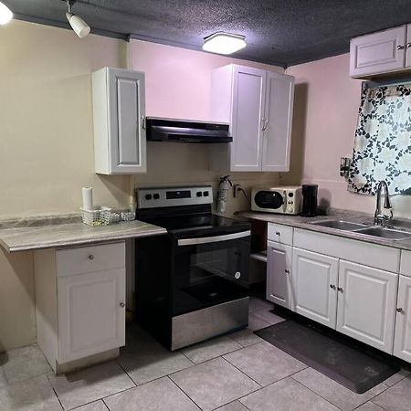 Comforting Getaway-Sleeps 6-Walk To Falls! 나이아가라폴스 외부 사진