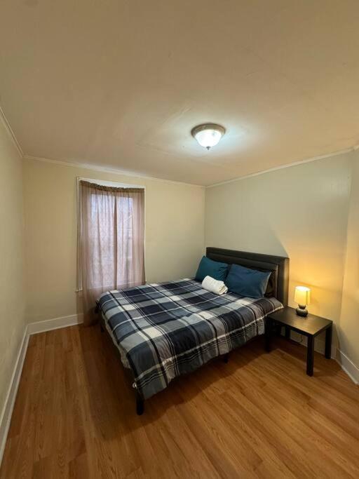 Comforting Getaway-Sleeps 6-Walk To Falls! 나이아가라폴스 외부 사진