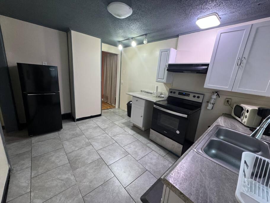 Comforting Getaway-Sleeps 6-Walk To Falls! 나이아가라폴스 외부 사진
